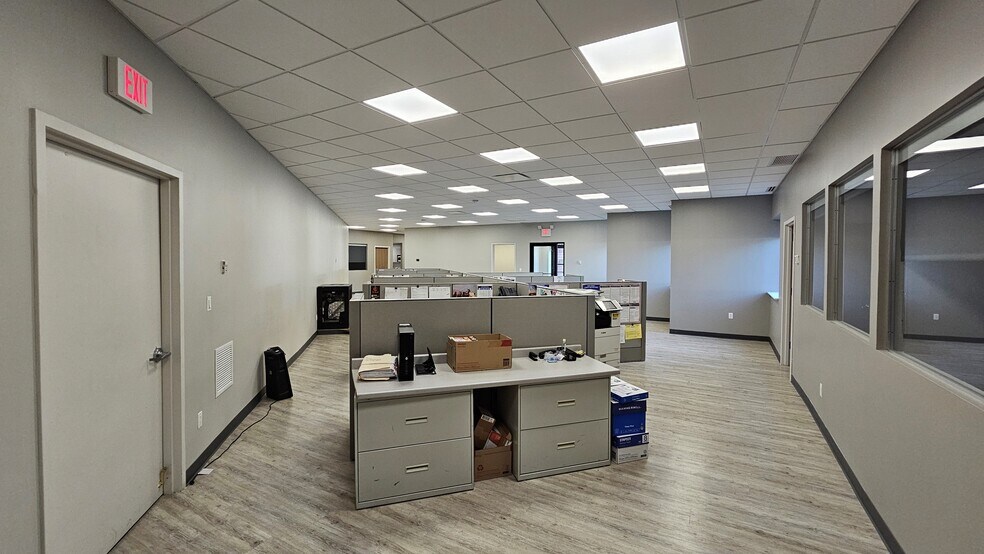 More Photos Of 710 Union Pky, Ronkonkoma Warehouse For Sale