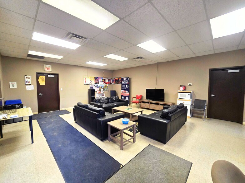 More Photos Of 7703 39 St, Leduc Manufacturing For Sale