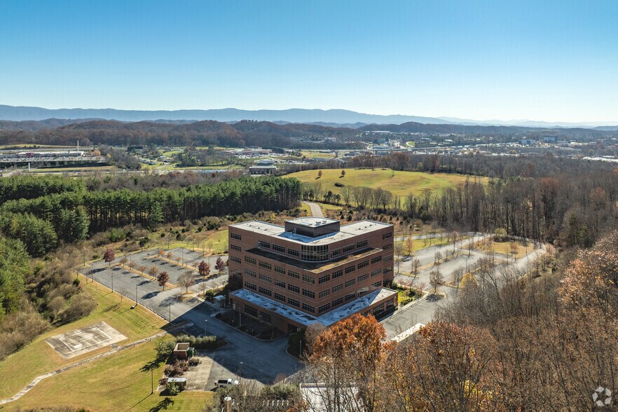 More Photos Of 201 Resting Tree Dr, Bristol Office For Lease