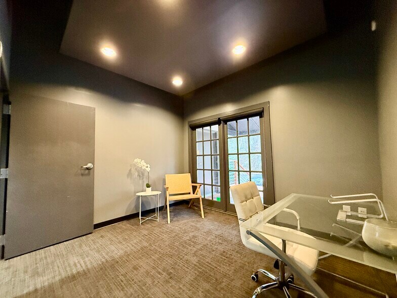 More Photos Of 1095 Zonolite Rd NE, Atlanta Loft Creative Space For Lease