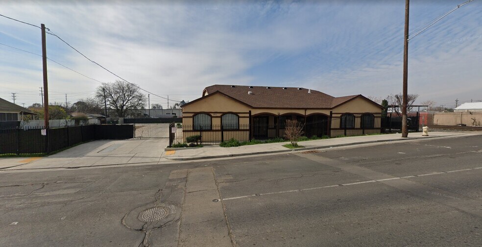 Primary Photo Of 801 S California St, Stockton Contractor Storage Yard For Sale