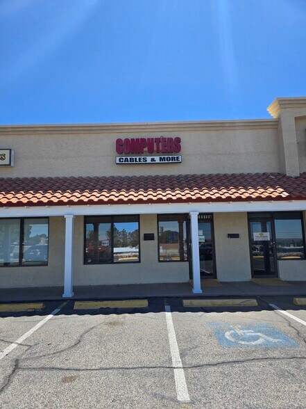 More Photos Of 300 N Resler Dr, El Paso Unknown For Lease