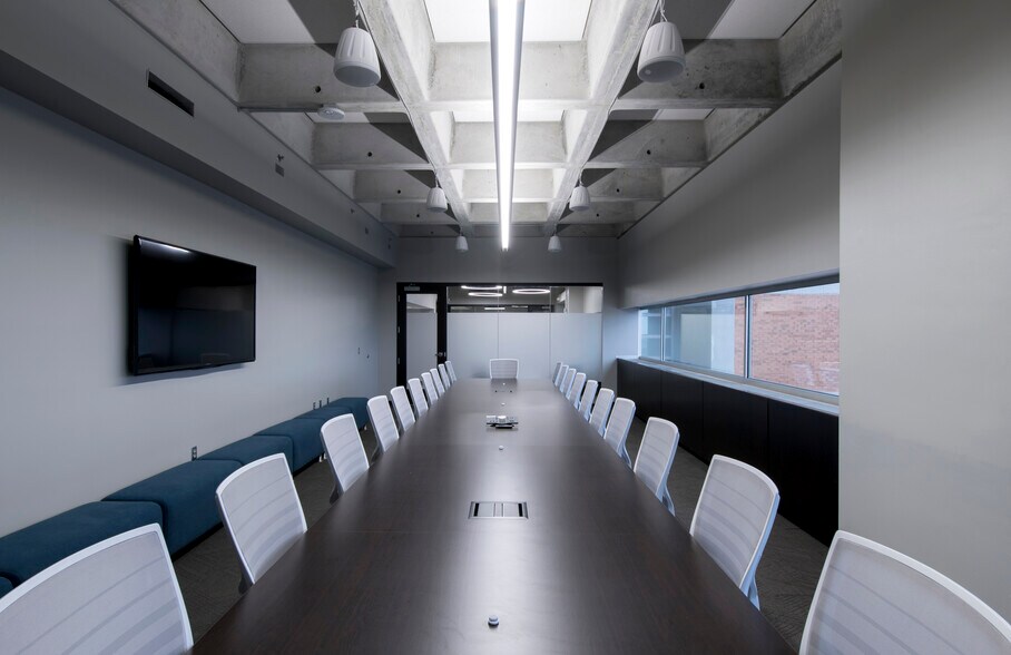 More Photos Of 110 E Wayne St, Fort Wayne Office For Lease