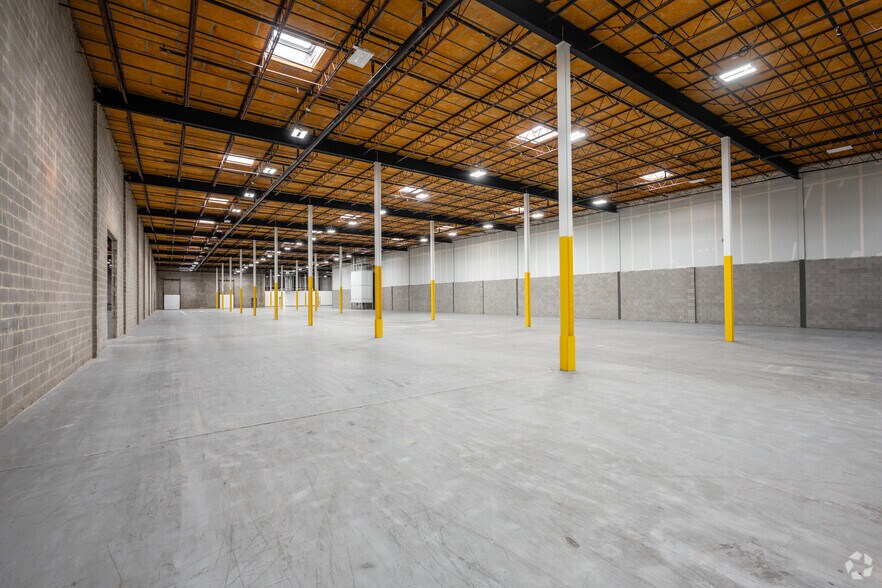 More Photos Of 6930 San Tomas Rd, Elkridge Warehouse For Lease