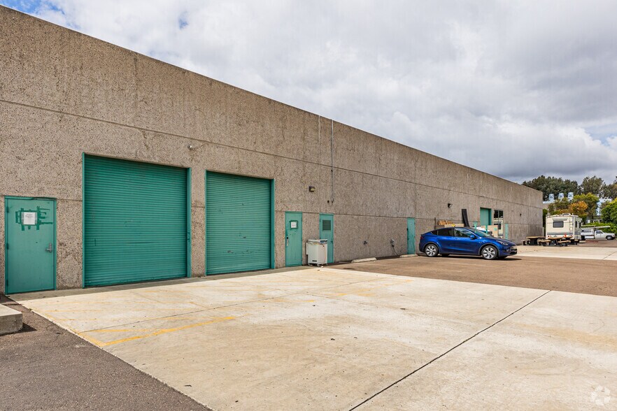 More Photos Of 10237-10239 Flanders Ct, San Diego Research And Development For Lease