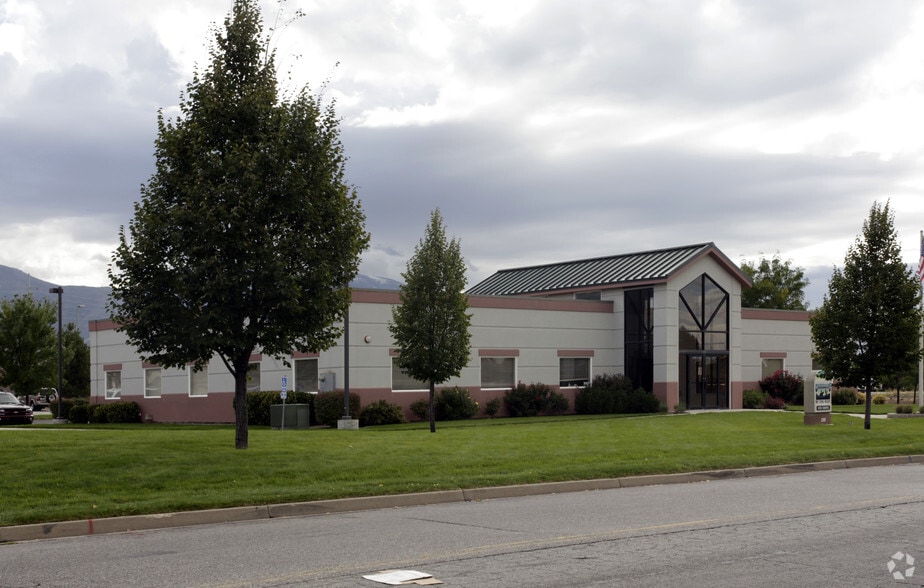 More Photos Of 280 N Kays Dr, Kaysville Freestanding For Lease
