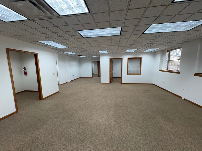 More Photos Of 5200 S Cliff Ave, Sioux Falls Office For Lease