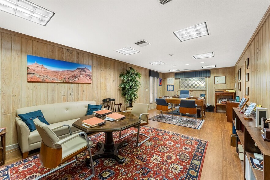 More Photos Of 525 N Harbor City Blvd, Melbourne Office For Sale