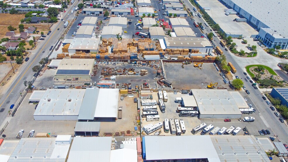 More Photos Of 8335 Beech Ave, Fontana Warehouse For Lease