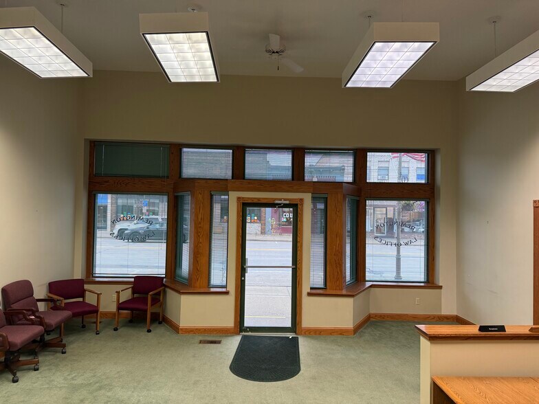 More Photos Of 126 S Knowles Ave, New Richmond Office For Lease