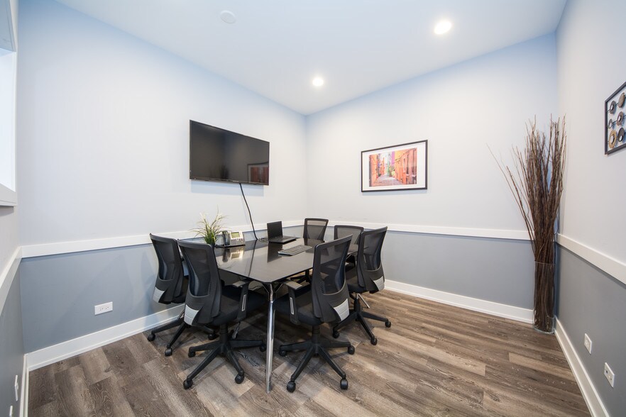 More Photos Of 1510 W Division St, Chicago Apartments For Lease