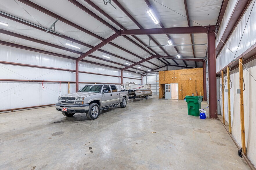 More Photos Of 159 Mitch Ave, Tuscumbia Self Storage For Lease