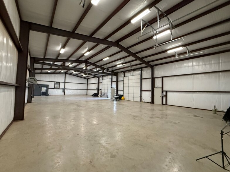 More Photos Of 8011 E County Road 90, Midland Warehouse For Lease