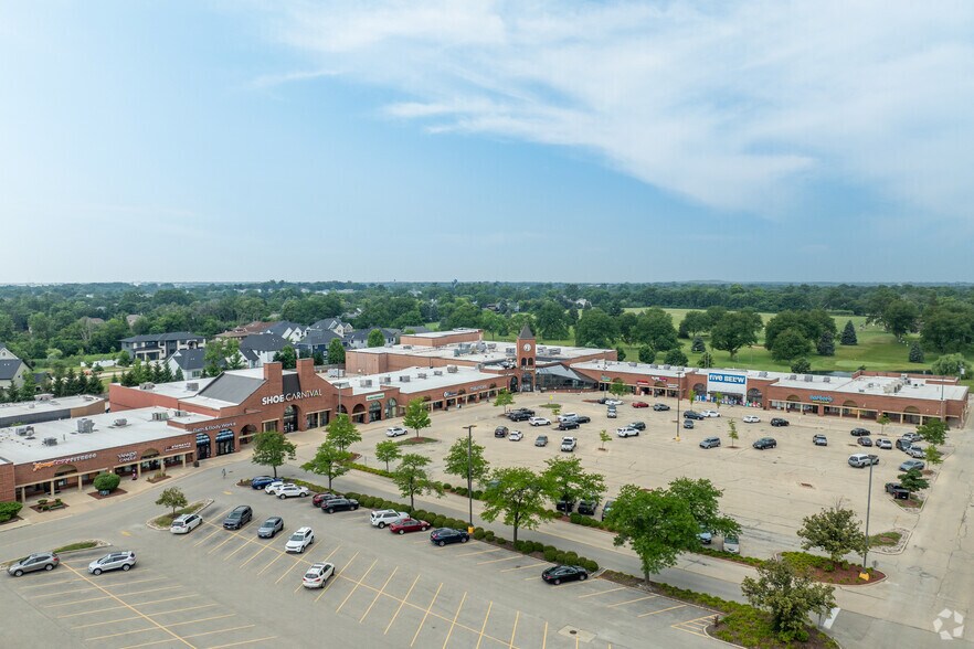 More Photos Of 1001 W 75th St, Woodridge Storefront For Lease