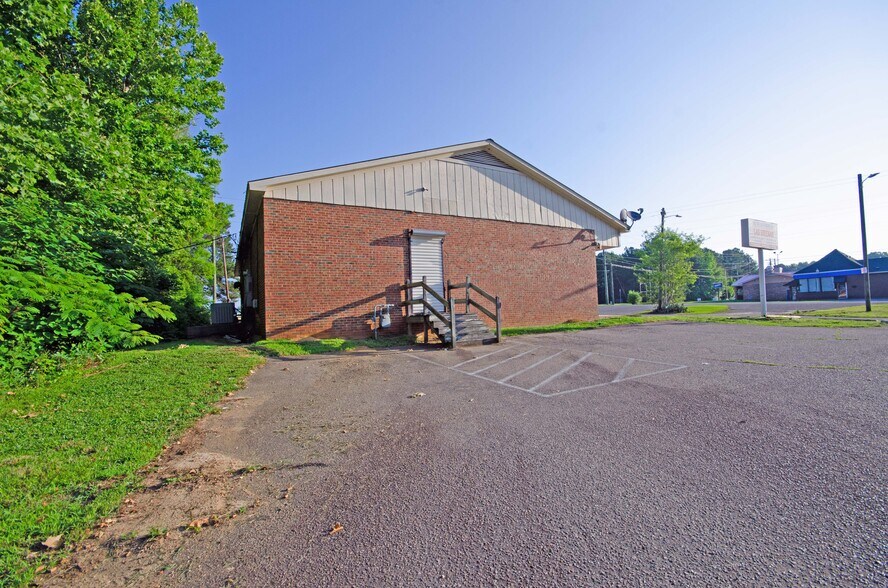 More Photos Of 2902 Industrial Dr, Sanford Restaurant For Sale