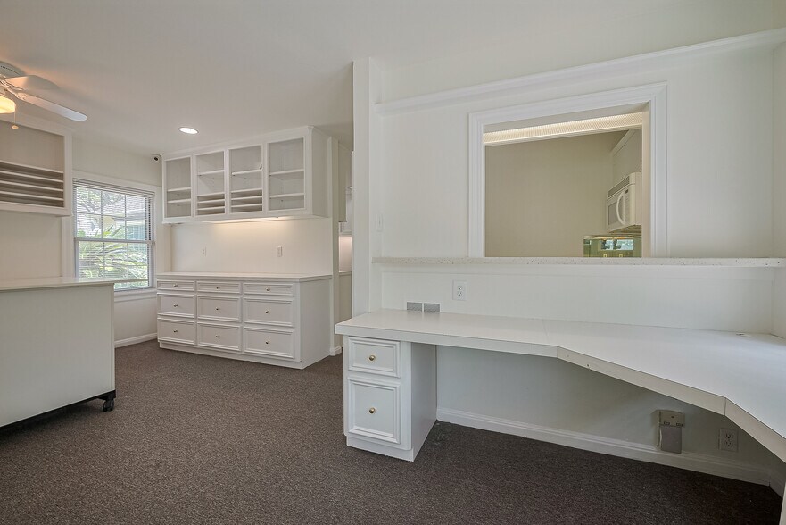 More Photos Of 826 Heights Blvd, Houston Office Residential For Sale