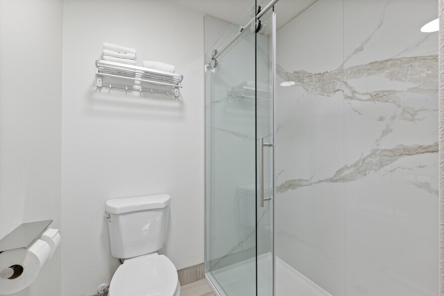 More Photos Of 245 N Red Cliffs Dr, St George Hotel For Sale