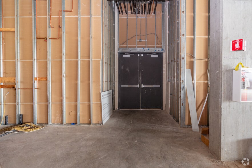 More Photos Of 600 El Camino Real, Belmont Storefront Retail Office For Sale