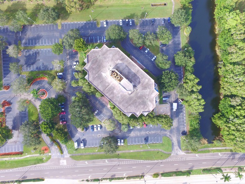 More Photos Of 4210 Metro Pky, Fort Myers Office For Lease