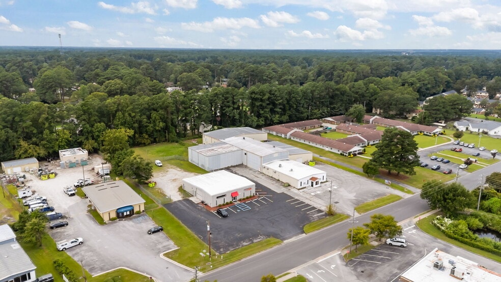 More Photos Of 2911 Brunswick Ave, New Bern Sports And Entertainment For Sale