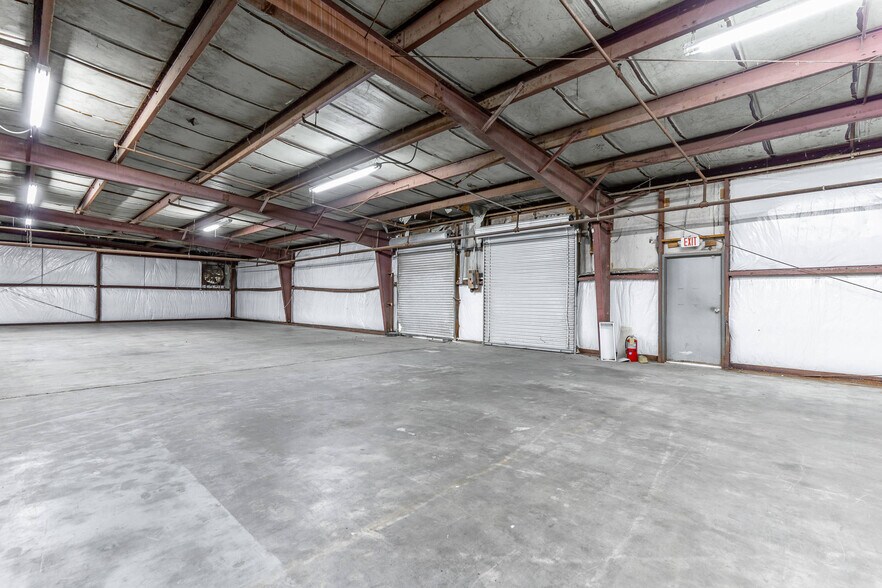 More Photos Of 1318 Underwood St, Dalton Warehouse For Sale