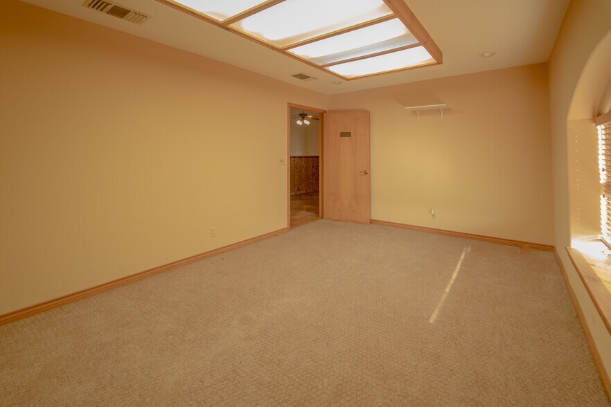 More Photos Of 2203 Port Lavaca Dr, Victoria Industrial For Sale