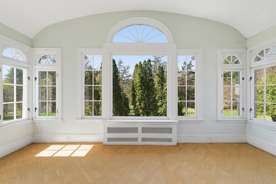 More Photos Of 2255 Ballston Ave, Saratoga Springs Restaurant For Sale