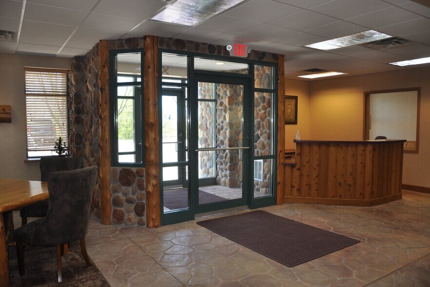 More Photos Of 669 N Medina St, Loretto Office For Sale