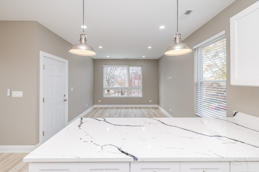 More Photos Of 3401 W Monroe St, Chicago Apartments For Sale