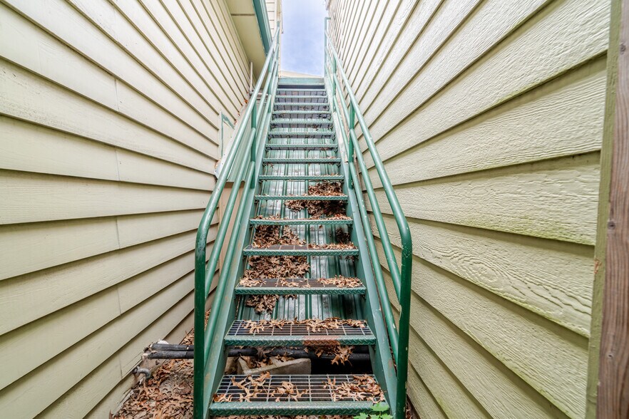 More Photos Of 305 Washington St SW, Albany Freestanding For Sale