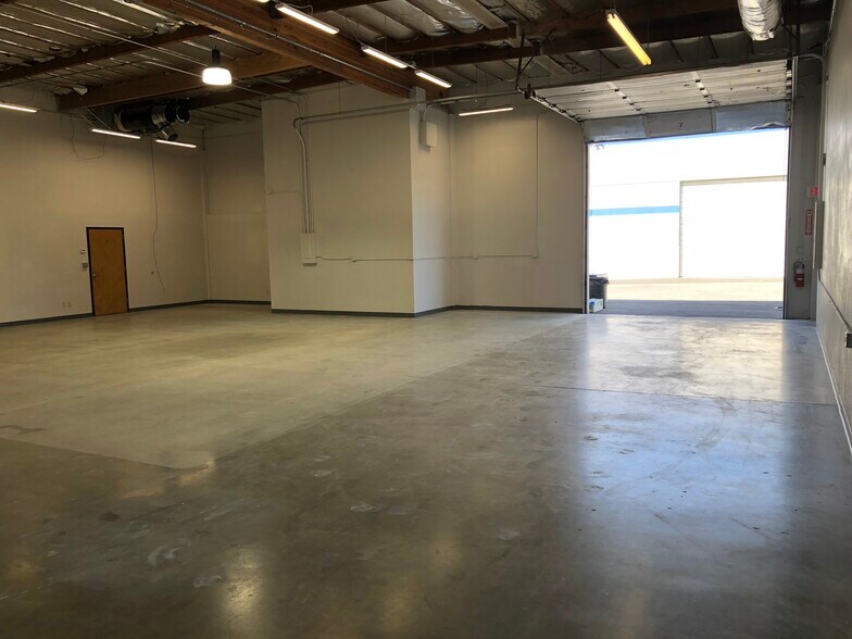 More Photos Of 1002-1004 Hanson Ct, Milpitas Manufacturing For Lease
