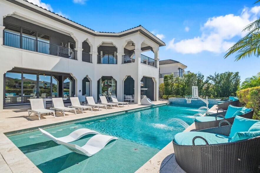 More Photos Of 521 Muirfield Loop, Reunion Specialty For Sale