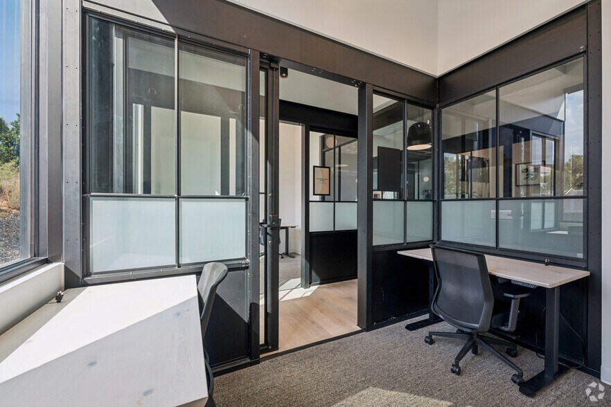 More Photos Of 1575 River Rd, St George Coworking Space