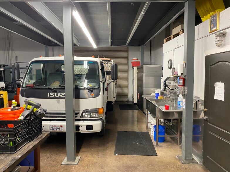 More Photos Of 1701 E Lambert Rd, La Habra Warehouse For Sale