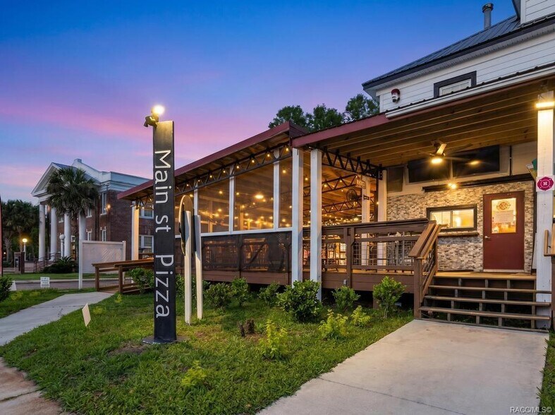 More Photos Of 125 N Main St, Hastings Restaurant For Sale
