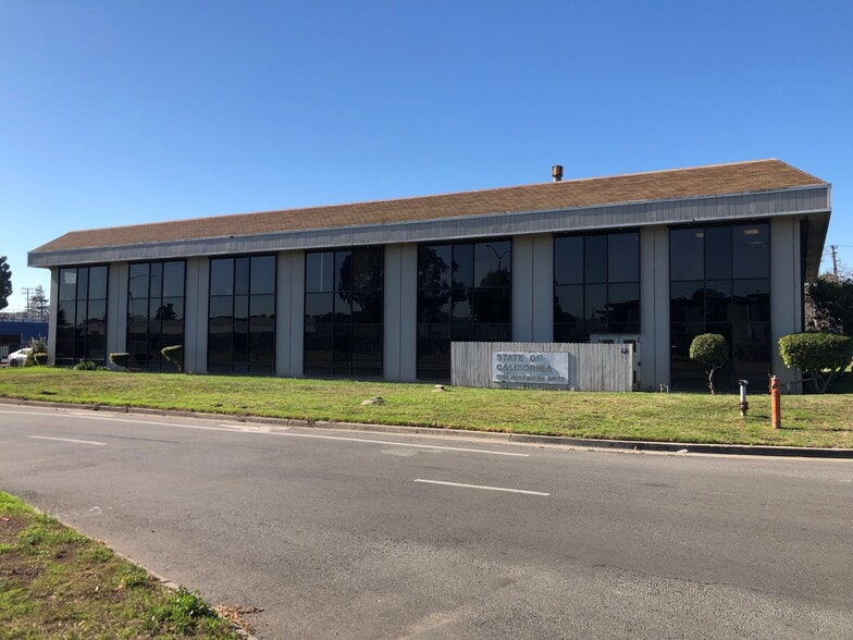 Primary Photo Of 7717 Edgewater Dr, Oakland Office For Sale