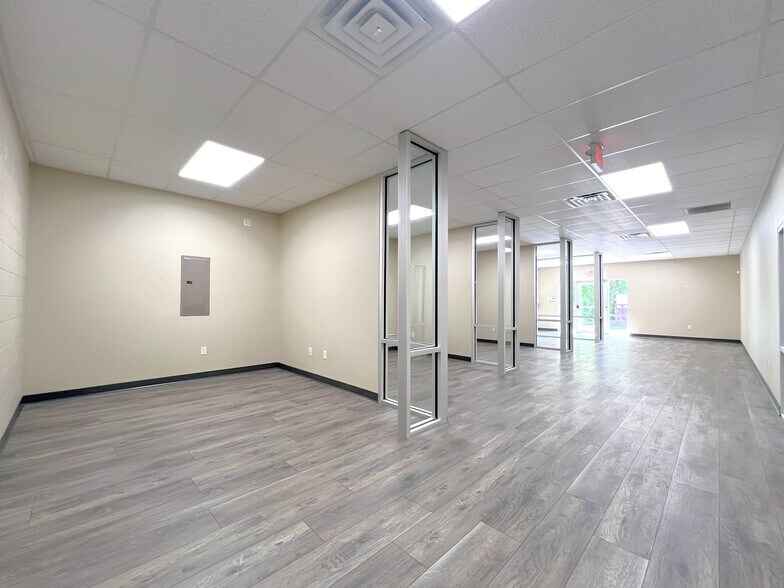 More Photos Of 200 Shannon Rd W, Sulphur Springs Storefront For Lease