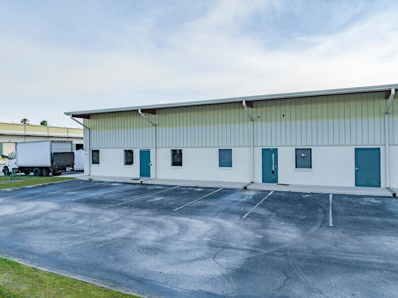 More Photos Of 3525 Reynolds Rd, Lakeland Warehouse For Lease