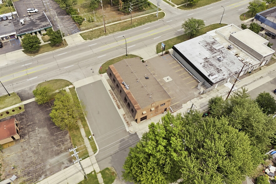 More Photos Of 23589-23593 Van Born Rd, Taylor Freestanding For Sale