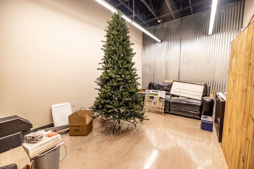 More Photos Of 2433-2439 E University Dr, Tempe Storefront Retail Office For Sale