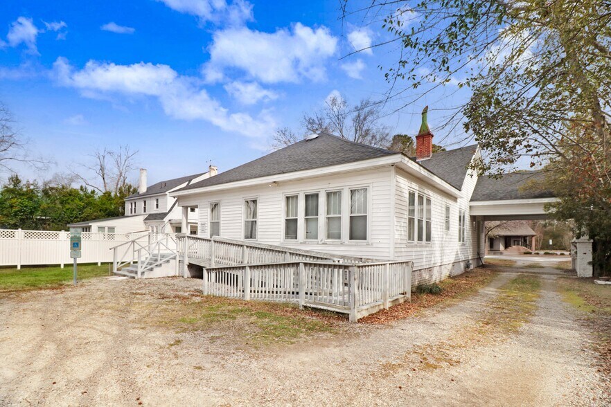 More Photos Of 1206 E Ash St, Goldsboro Loft Creative Space For Lease