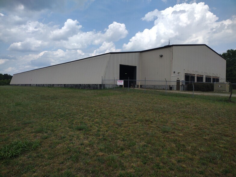 More Photos Of 202 Industrial Dr, Emporia Warehouse For Sale