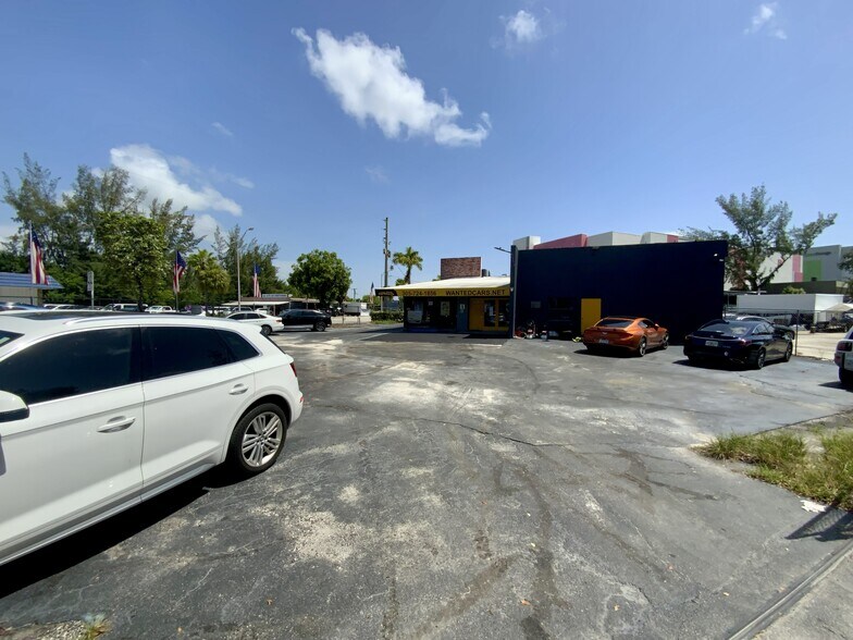 More Photos Of 15551 W Dixie Hwy, North Miami Beach Auto Dealership For Lease