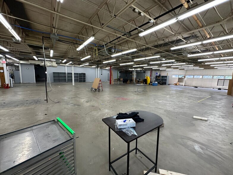 More Photos Of 55 Fields Ln, North Salem Warehouse For Lease