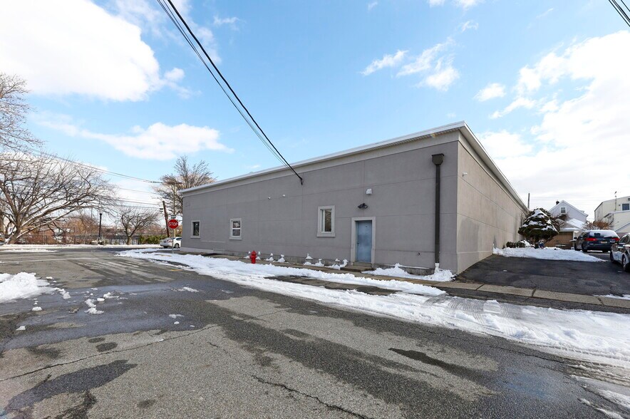 More Photos Of 174 Main Ave, Wallington Warehouse For Sale