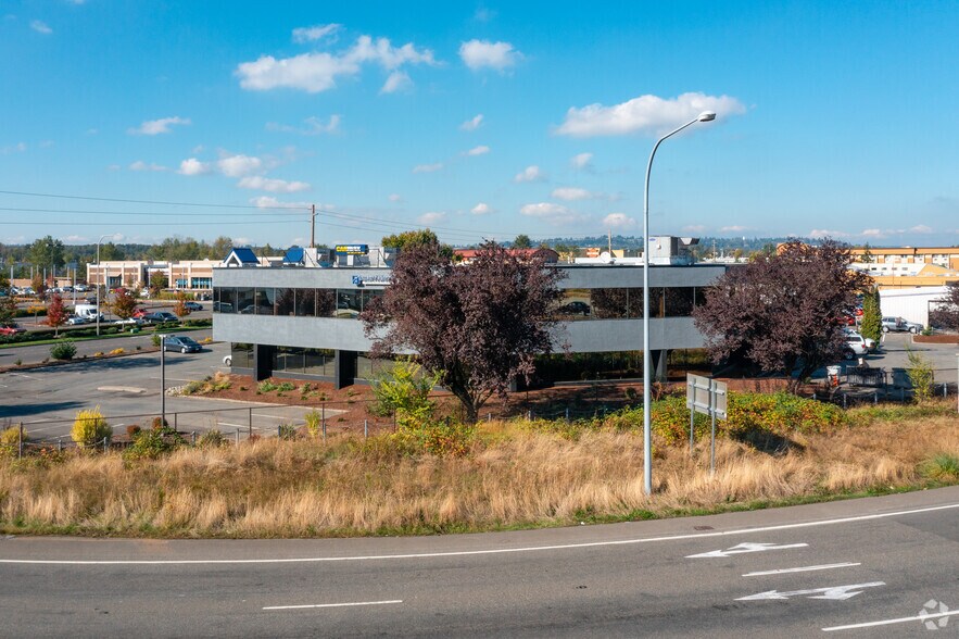 More Photos Of 3900 E Valley Rd, Renton Office For Lease