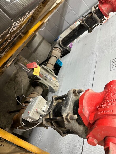 More Photos Of 2910 20th Ave, Astoria Warehouse For Lease