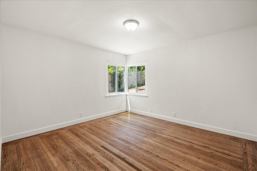 More Photos Of 2231 E 28th St, Oakland Apartments For Sale