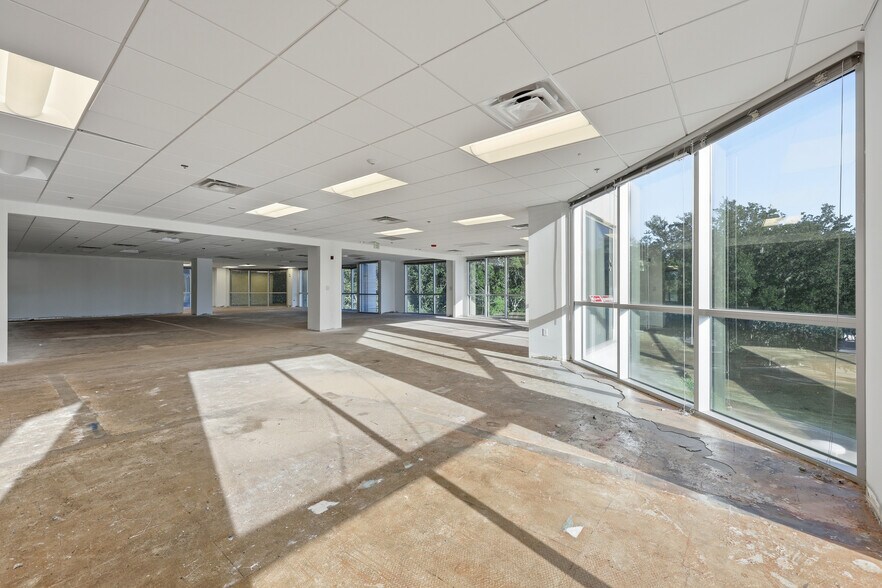 More Photos Of 1776 American Heritage Life Dr, Jacksonville Office For Lease
