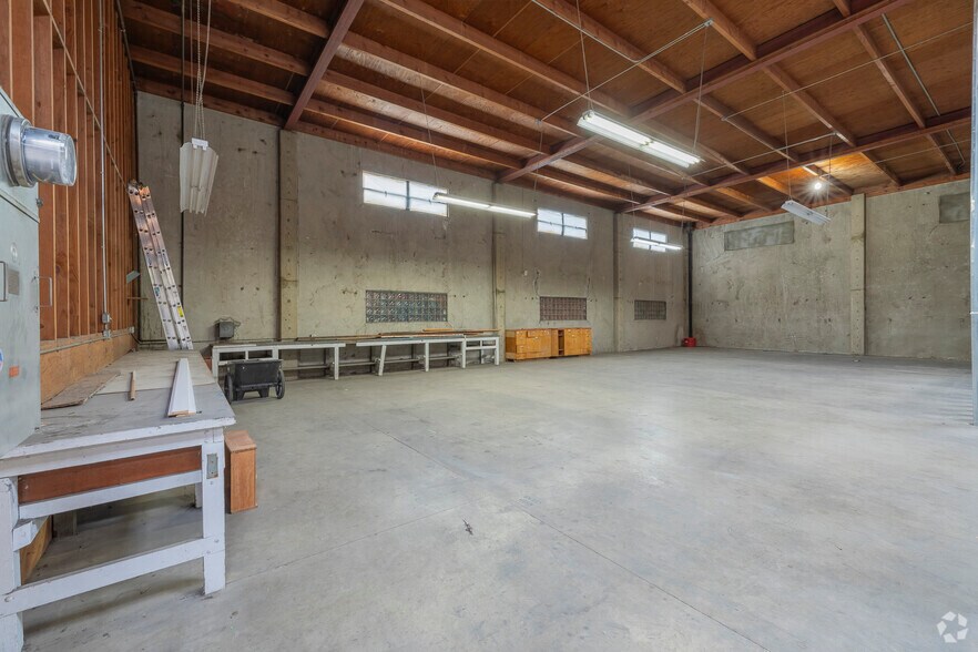 More Photos Of 1680 14th St, Oakland Warehouse For Sale